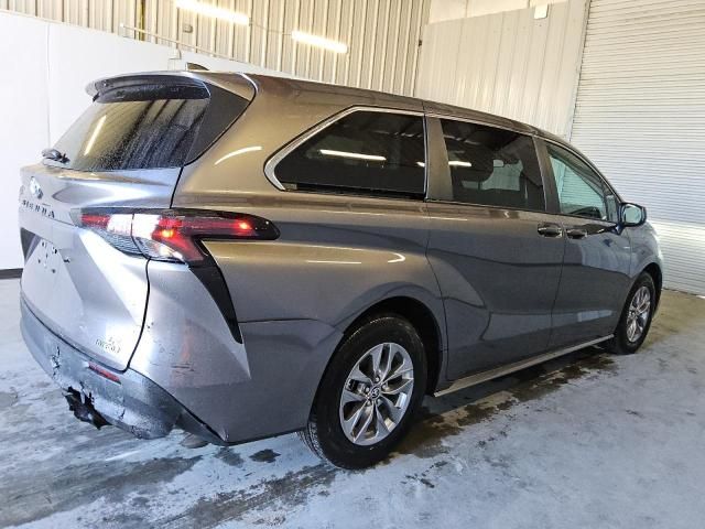 2024 Toyota Sienna LE