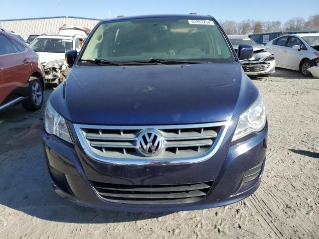 2013 Volkswagen Routan SE