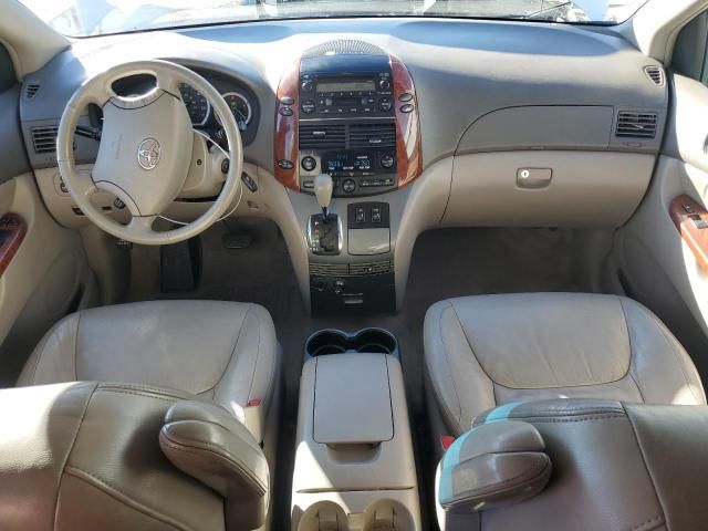 2004 Toyota Sienna XLE