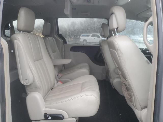 2011 Chrysler Town & Country Touring L