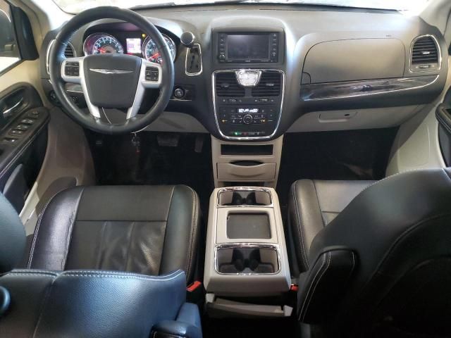 2015 Chrysler Town & Country Touring L