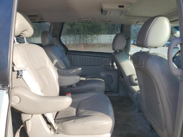 2010 Toyota Sienna XLE