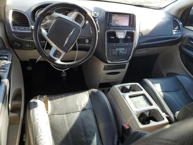 2011 Chrysler Town & Country Touring L