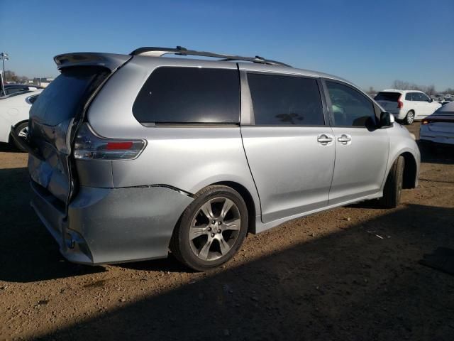 2011 Toyota Sienna Sport