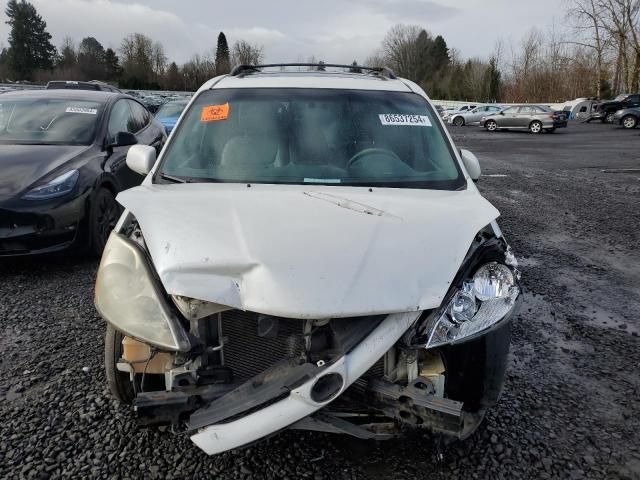 2009 Toyota Sienna XLE