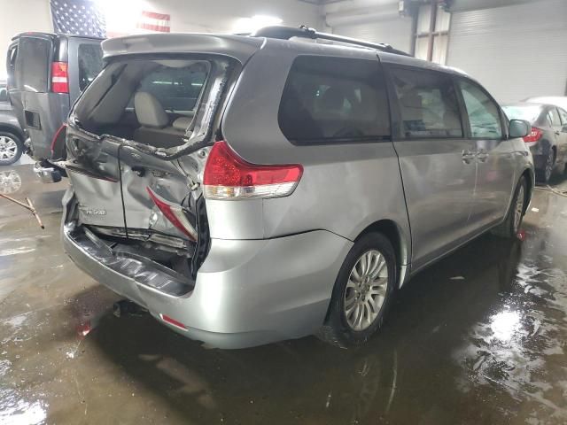 2011 Toyota Sienna XLE