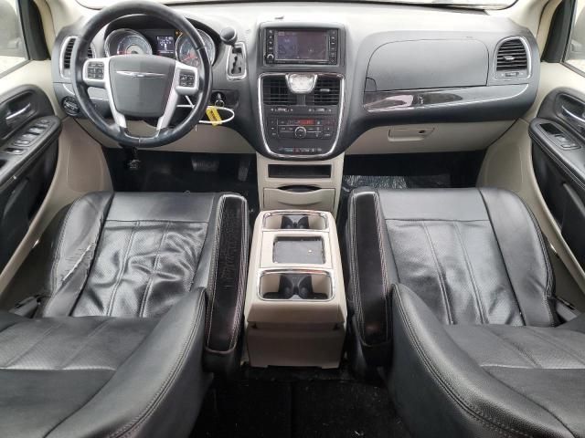 2013 Chrysler Town & Country Touring L