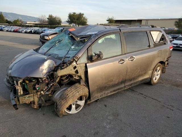 2013 Toyota Sienna LE