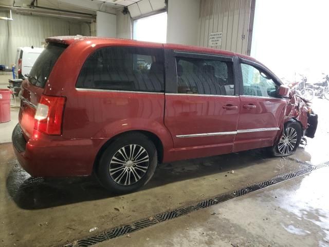 2014 Chrysler Town & Country S