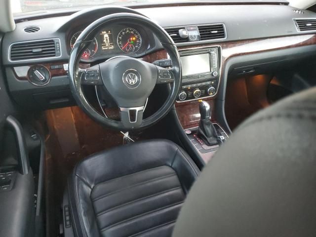 2013 Volkswagen Passat SEL