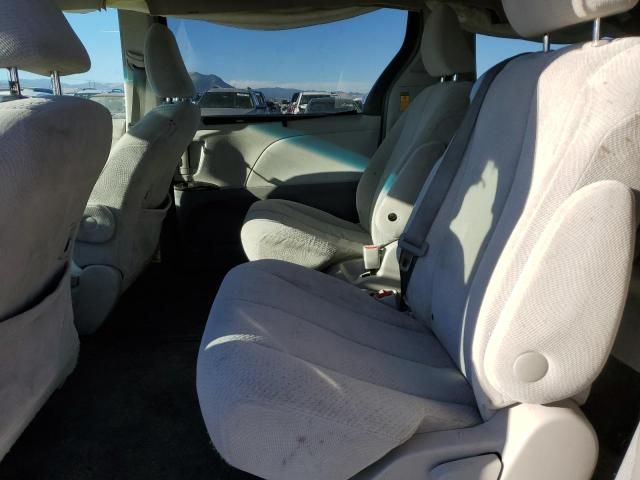 2014 Toyota Sienna LE