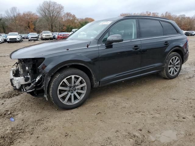 2022 Audi Q7 Premium Plus