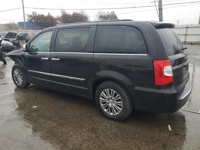 2014 Chrysler Town & Country Touring L