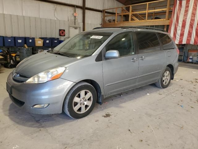 2010 Toyota Sienna XLE