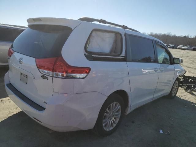 2013 Toyota Sienna XLE