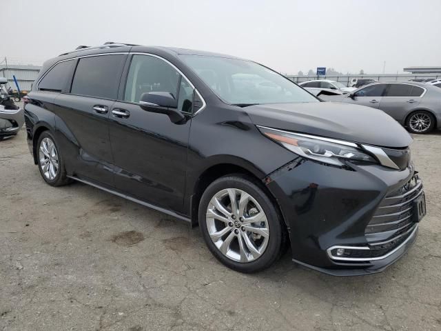 2022 Toyota Sienna Limited