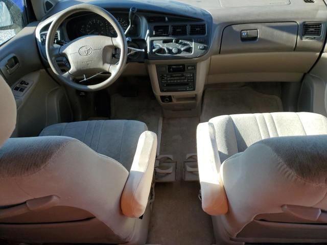 1999 Toyota Sienna LE