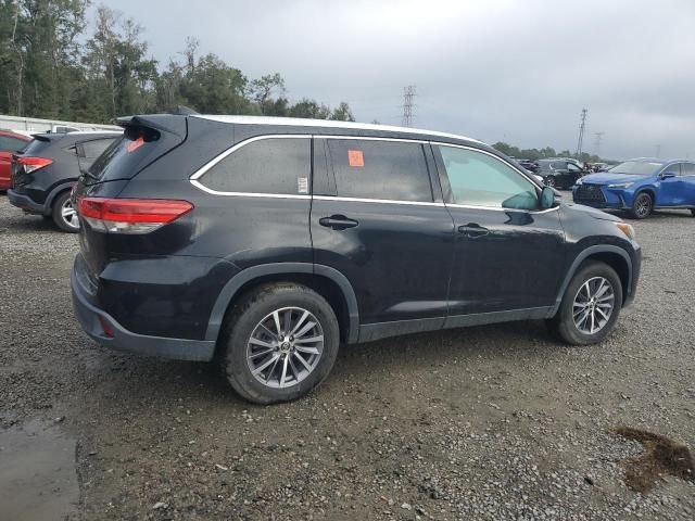 2019 Toyota Highlander SE