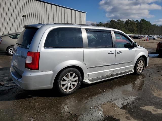 2011 Chrysler Town & Country Touring L