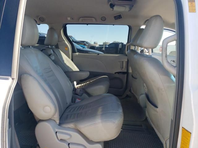 2013 Toyota Sienna LE