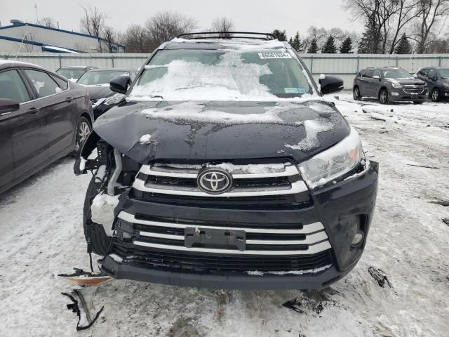 2019 Toyota Highlander SE