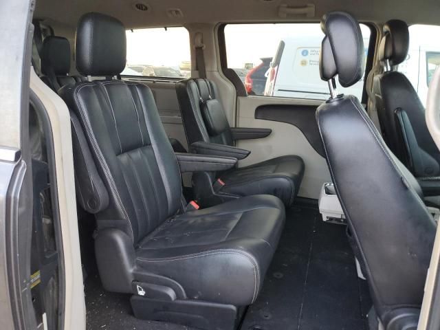 2016 Chrysler Town & Country Touring