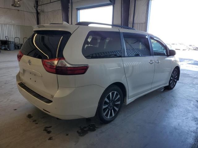 2020 Toyota Sienna XLE