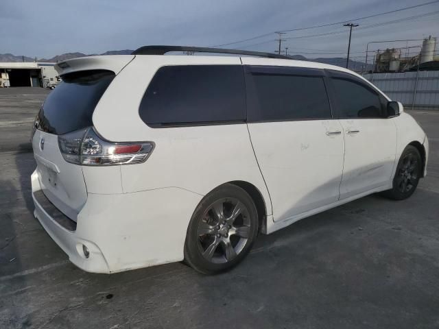 2015 Toyota Sienna Sport