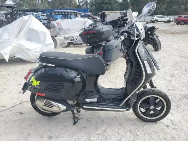 2021 Vespa GTS