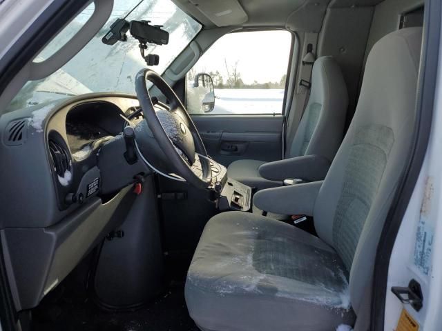 2005 Ford Econoline E450 Super Duty Cutaway Van