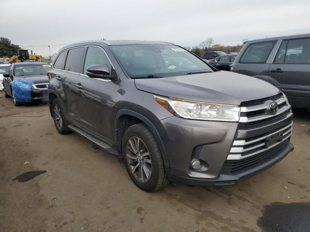 2017 Toyota Highlander SE