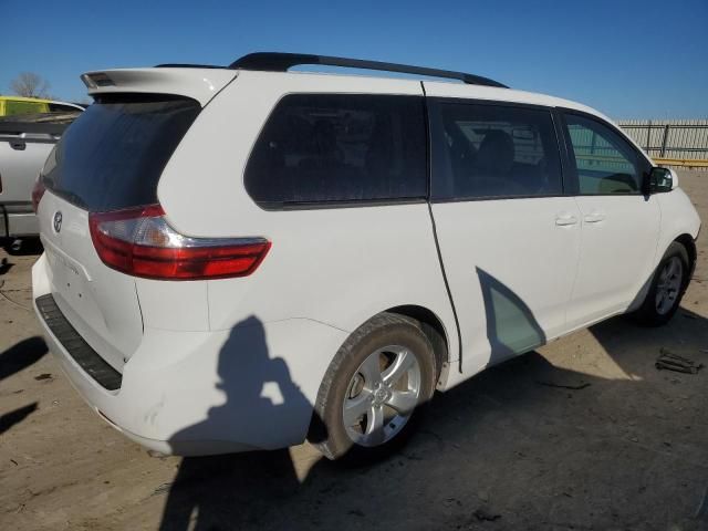 2017 Toyota Sienna LE