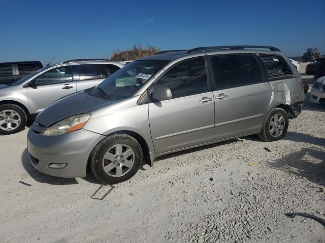 2012 Toyota Sienna XLE