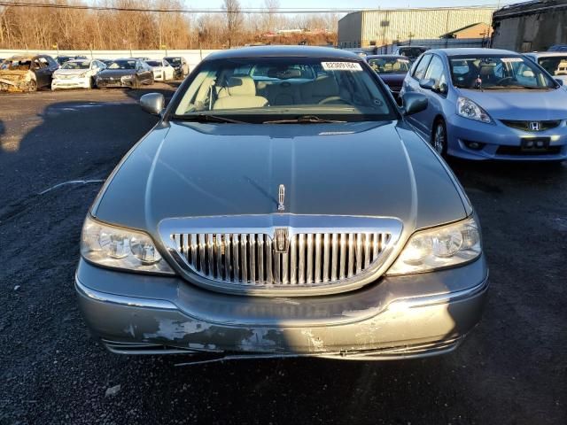 2005 Lincoln Town Car Signature