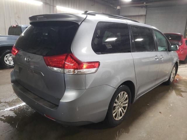 2013 Toyota Sienna XLE