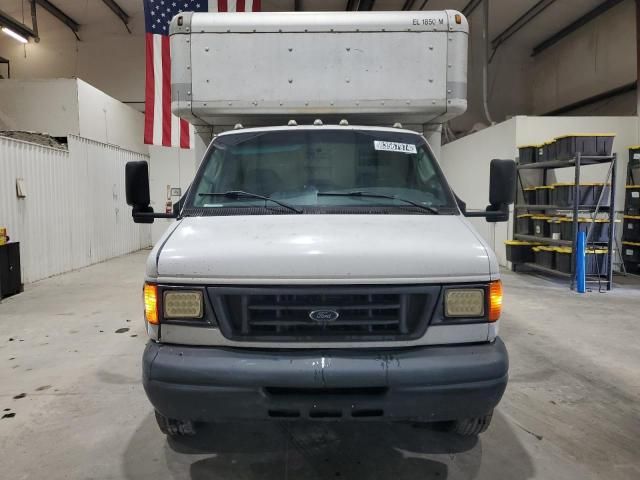 2007 Ford Econoline E450 Super Duty Cutaway Van