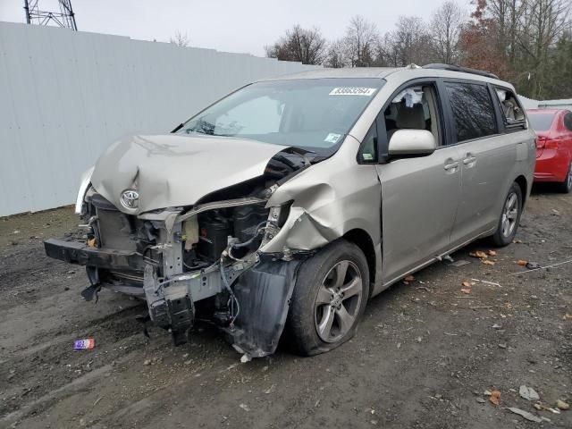 2017 Toyota Sienna LE