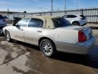 2005 Lincoln Town Car Signature Limited