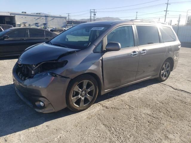 2017 Toyota Sienna SE