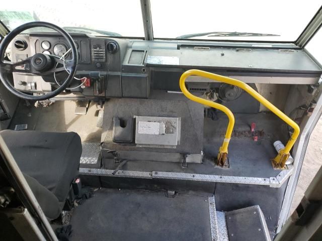 1999 Freightliner Chassis M Line WALK-IN Van