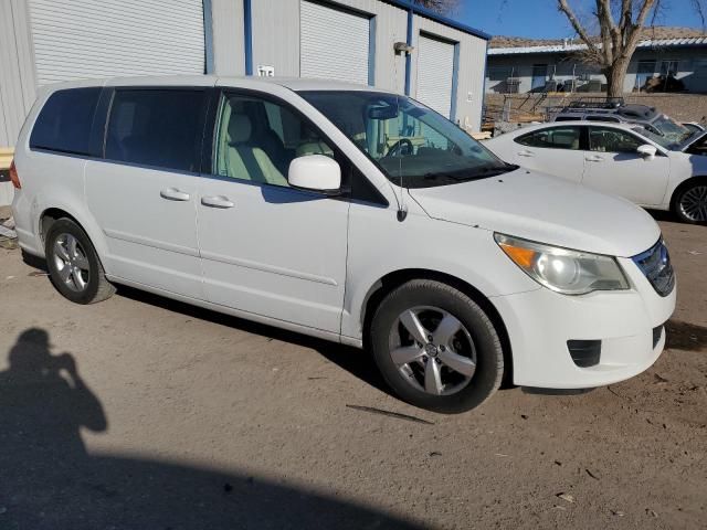 2010 Volkswagen Routan SE