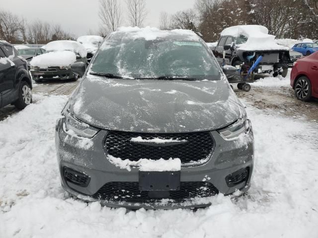 2021 Chrysler Pacifica Touring L Plus