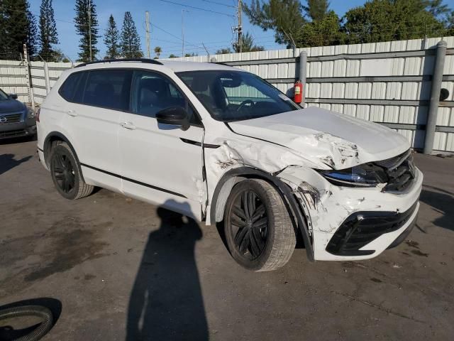 2022 Volkswagen Tiguan SE R-LINE Black