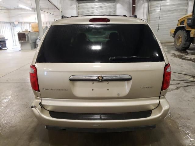 2005 Chrysler Town & Country Touring