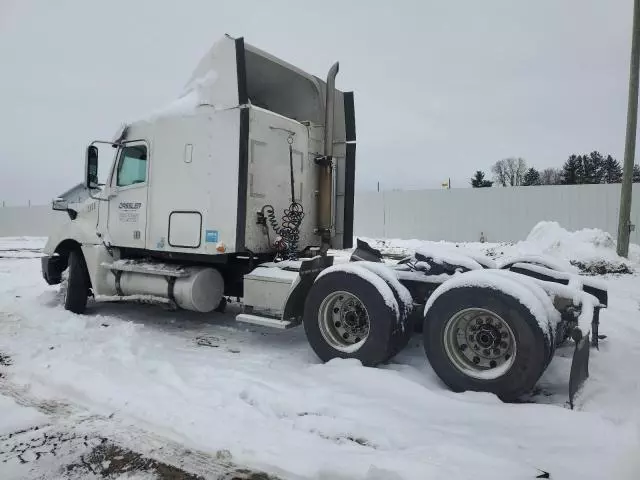 2013 Freightliner Conventional Columbia