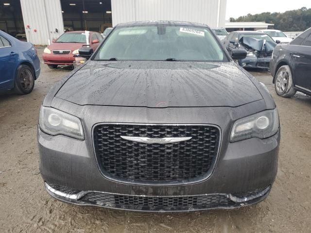 2018 Chrysler 300 Touring