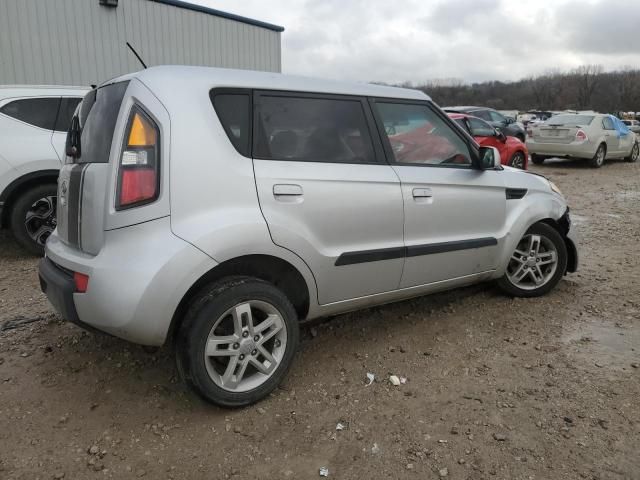 2010 KIA Soul +