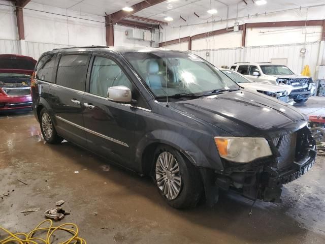 2013 Chrysler Town & Country Touring L