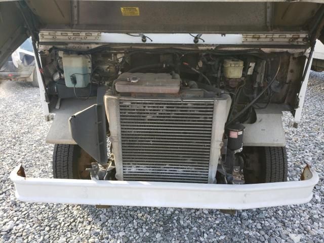 2004 Freightliner Chassis M Line WALK-IN Van