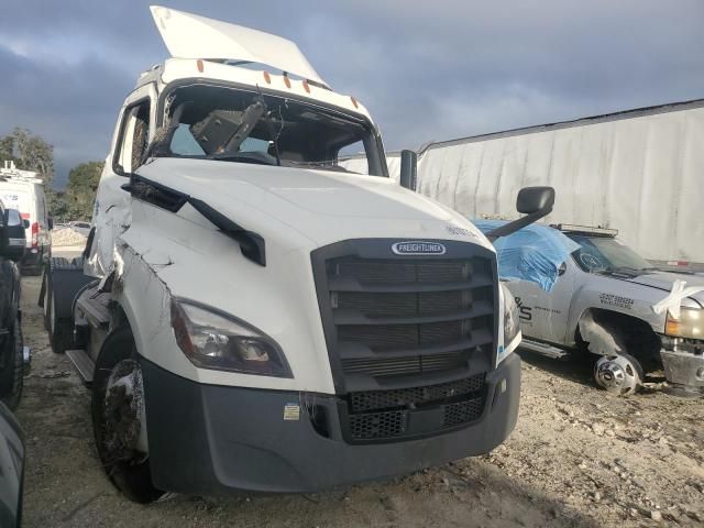 2021 Freightliner Cascadia 126